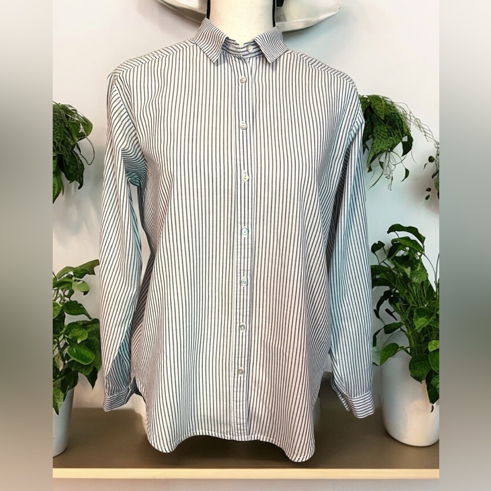 Women’s H&M White w/blue-pinstripes Long Slv, Dress Shirt Size 4